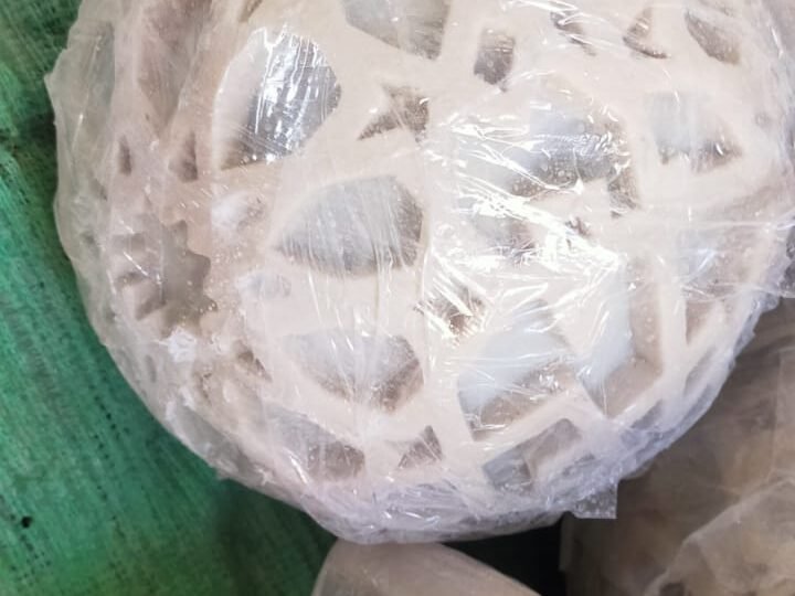 توريد العشب الطبيعي وشبكات الري والاضائة